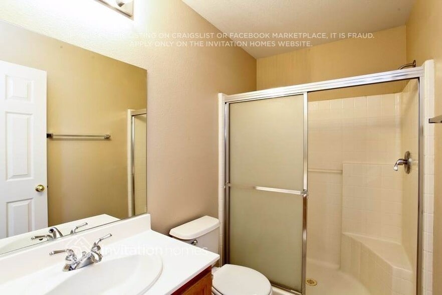 Building Photo - 5910 Red Dawn St
