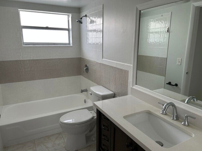 Building Photo - 4500 N Flagler Dr