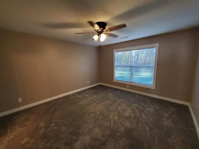 Building Photo - BRAND NEW CONSTRUCTION: 3 Bedroom 2 Full Bath Single Story in East Moline
