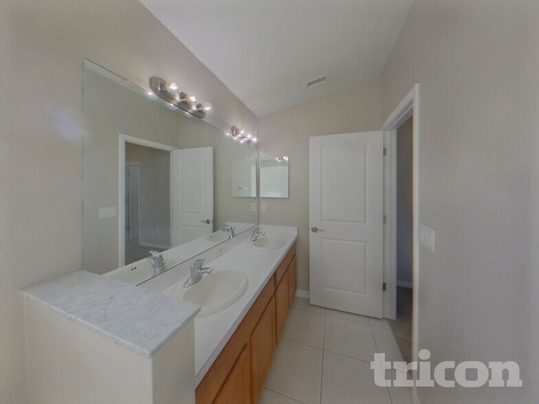 Building Photo - 1433 Delano Trent St