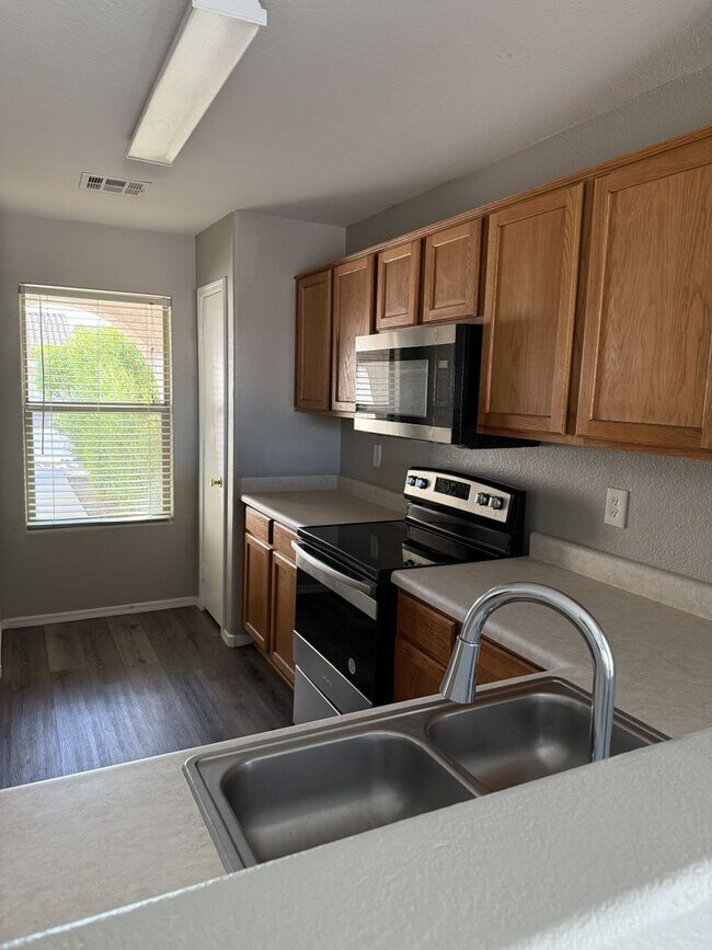 Building Photo - 19408 N Smith Dr