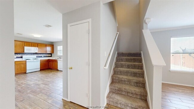 Building Photo - 15214 Meredith Ln