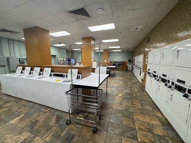 Building Photo - 211 E Ohio St