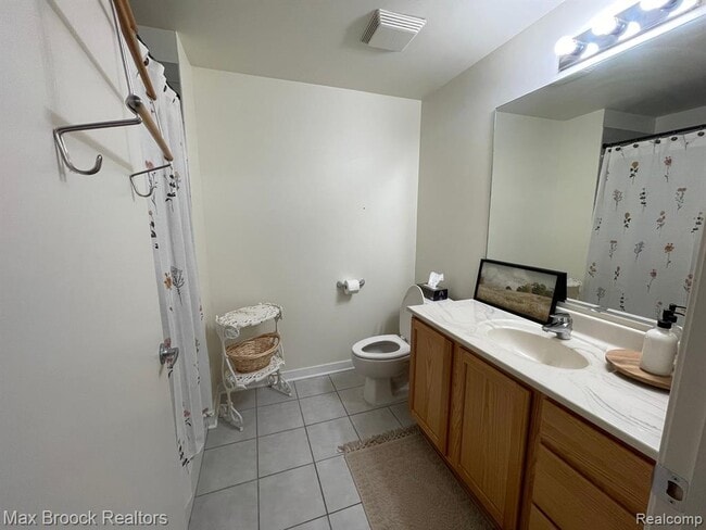 Building Photo - 101 Curry Ave