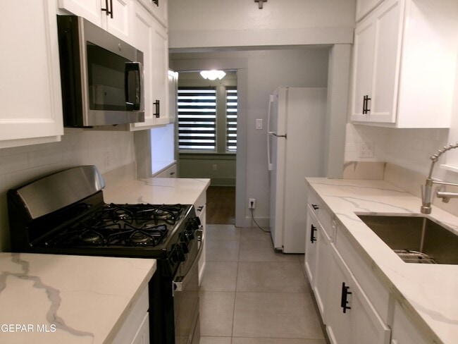 Building Photo - 3733 Bliss Ave