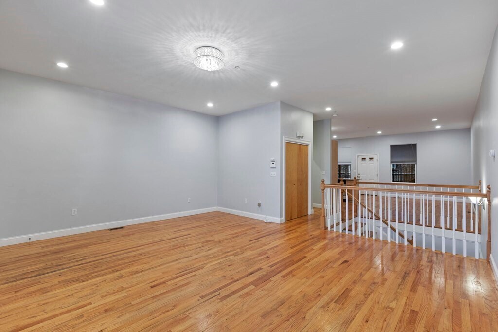 Building Photo - 877 Harrison Ave