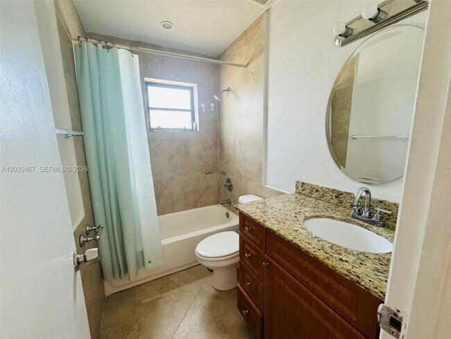 Building Photo - 215 NW 35th Ave