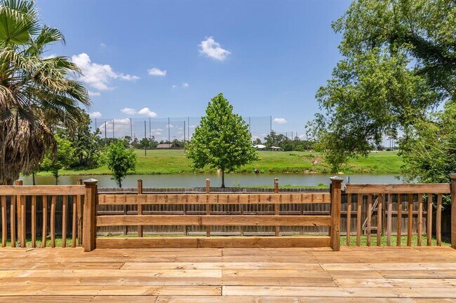 Building Photo - 18714 Racquet Sports Way