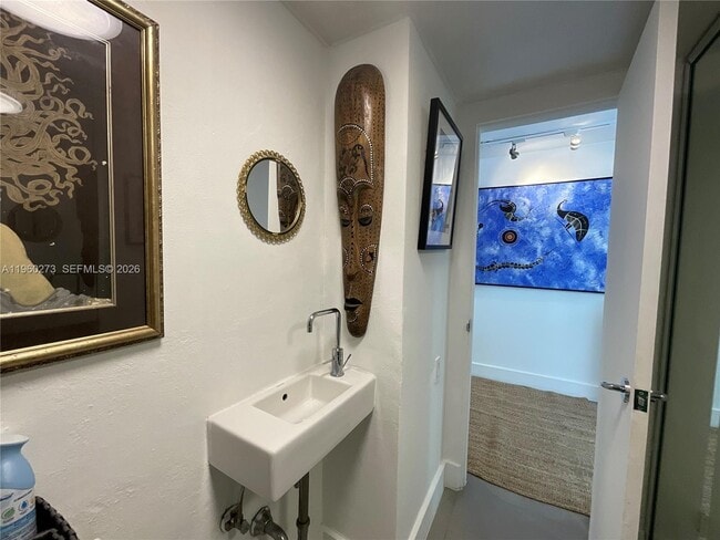 Building Photo - 2485 Inagua Ave