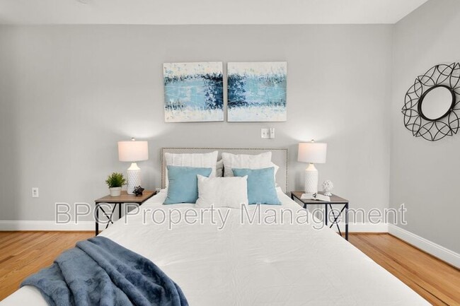 Building Photo - 1819 1st St NW