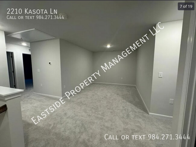 Building Photo - 2210 Kasota Ln
