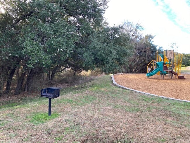 Building Photo - 516 Lark St