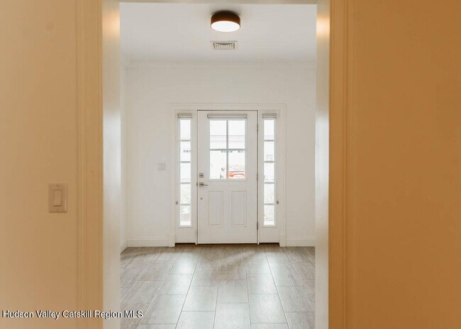 Building Photo - 43 Oakwood Ln