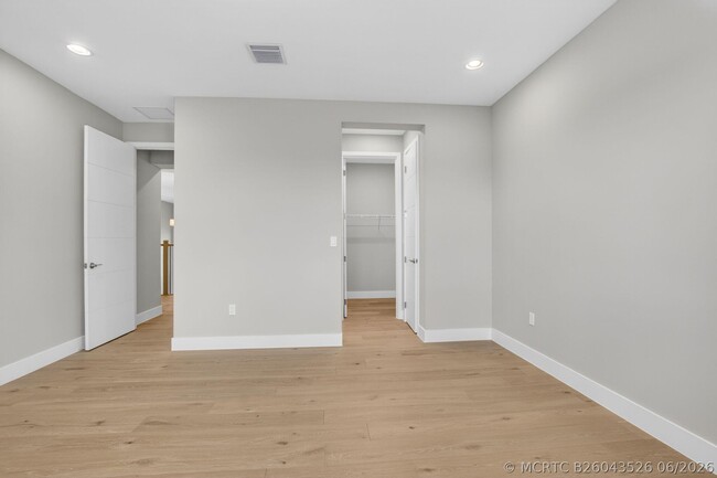 Building Photo - 17089 Rainbow Fls Trl