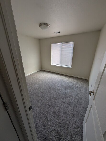 Building Photo - 3164 1/2 Glendam Drive
