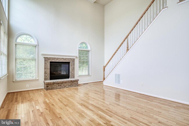Building Photo - 1001 Meadow Ct