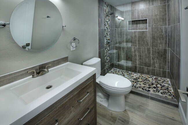 Building Photo - New Built, Near UofA 2 Bed 2 Bath  PRELEASE August 2026!