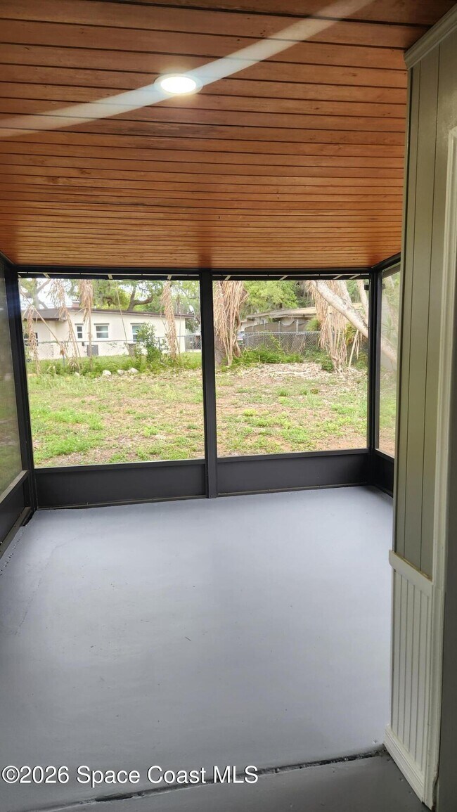 Building Photo - 102 S Christmas Hill Rd