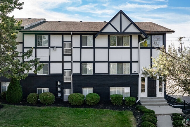 Building Photo - Fountain West Apartments