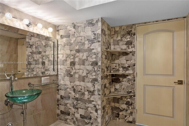 Building Photo - 3180 S Ocean Dr