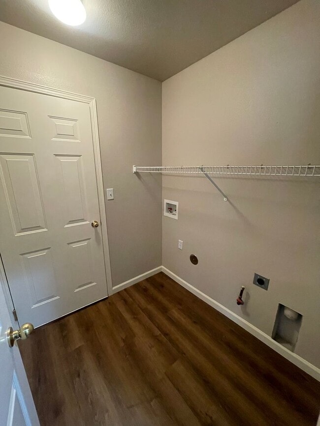 Building Photo - Gorgeous 3 Bedroom / 2 Bathroom Home in Las Colinas