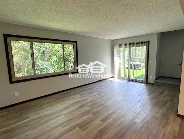Building Photo - 2550 Teakwood Ln N