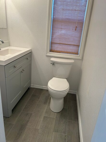 new half bath - 5717 Table Top Ct