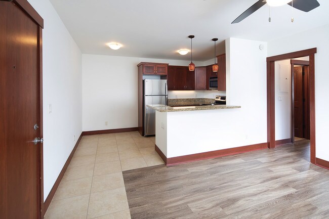 Building Photo - Point Loma 1BR with W/D In-Unit, Great Vie...
