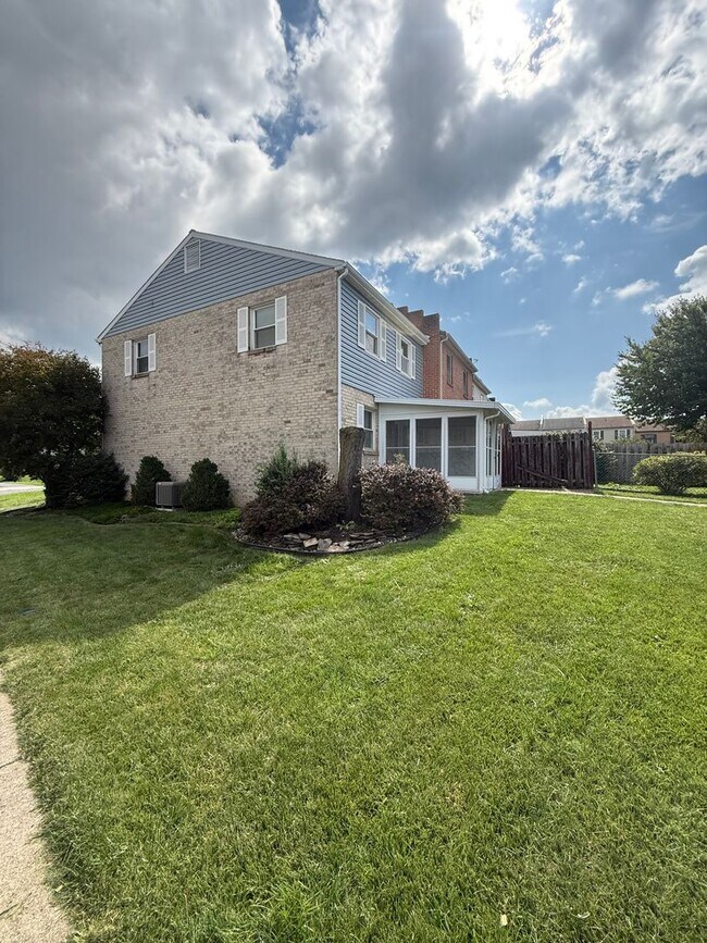 Building Photo - 30 William Penn Dr