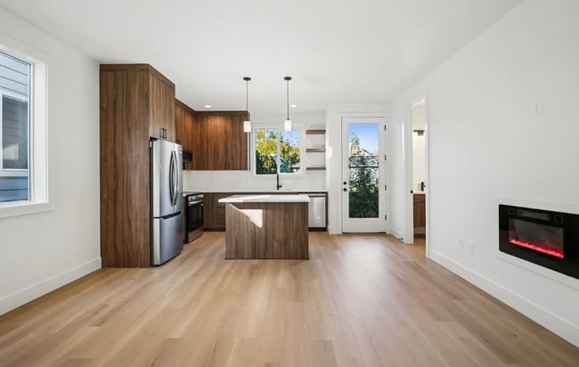 Building Photo - 9552 SW 91st Ave
