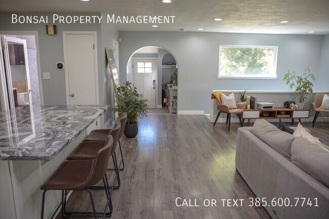 Building Photo - 3281 E Fortuna Dr