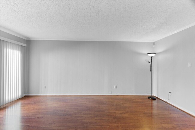Building Photo - 2800 Jeanetta St