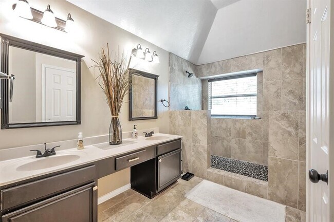 Building Photo - 6303 Carissa Ct