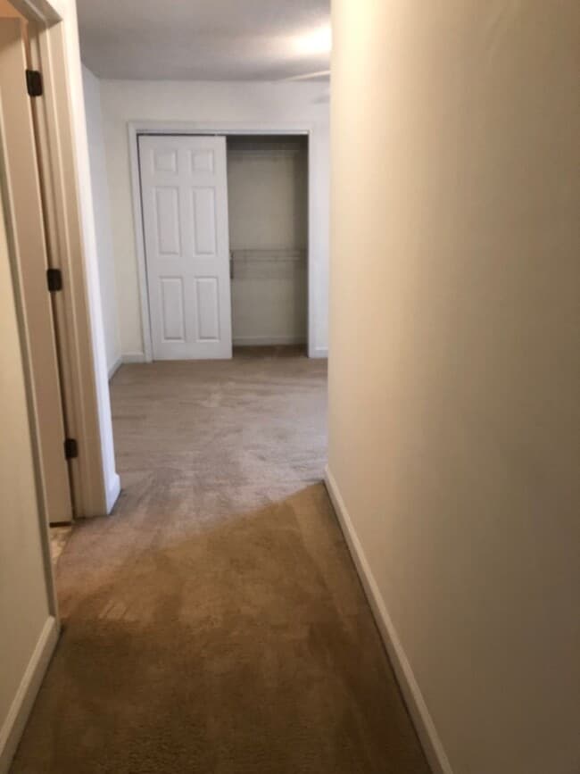 Building Photo - 3 Bedroom Condo at Harts Cove for $433 Per Bed!