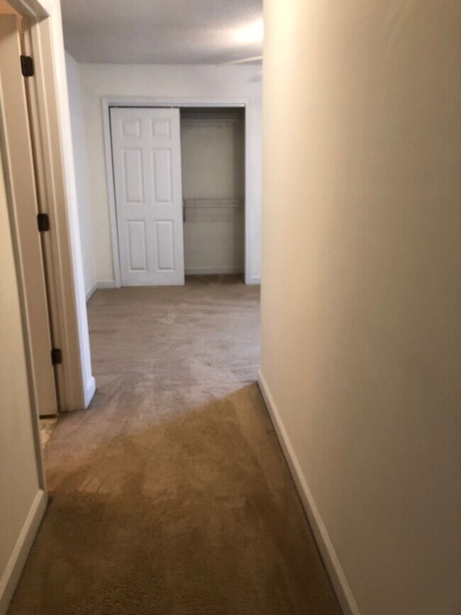 Building Photo - 431 Harts Cove Way