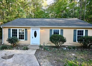 Building Photo - For Rent: Beautiful 3-Bedroom Home in Durh...