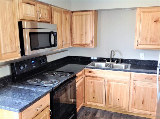 Building Photo - 1306-1308 N. Stout Rd.