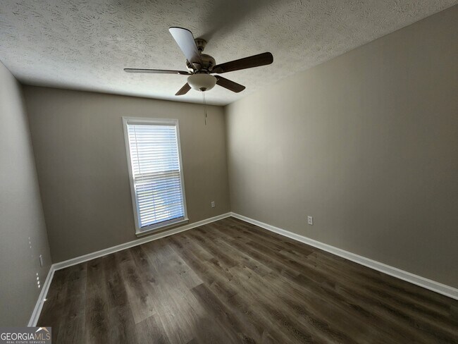 Building Photo - 419 Hannahatchee Ave