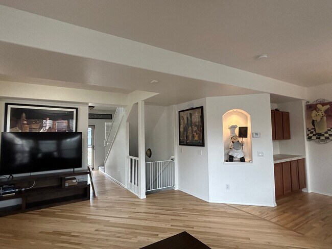 Building Photo - 7368 Prythania Park Dr