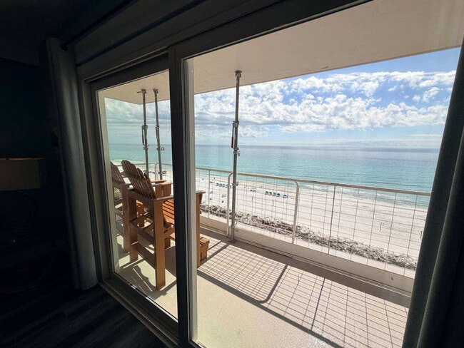 Building Photo - 8743 Thomas Dr