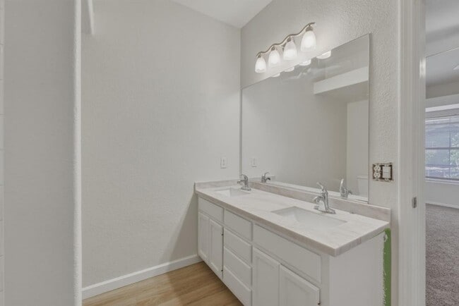 Building Photo - 6800 Dorita Ave