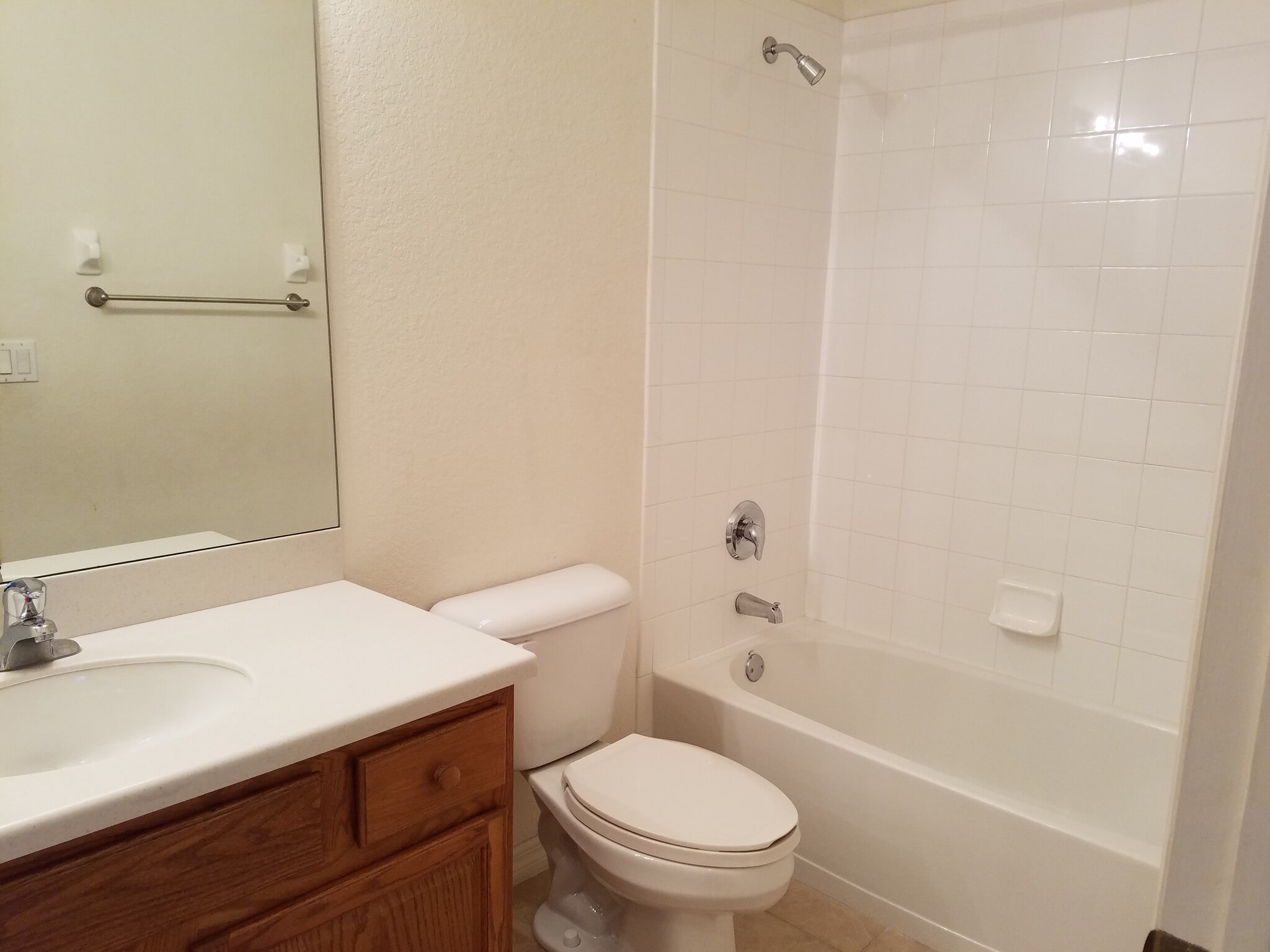 Second bathroom - 13303 Hampton Park Ct