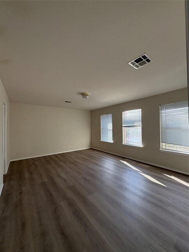 Building Photo - 14304 Sarah Ann Dr