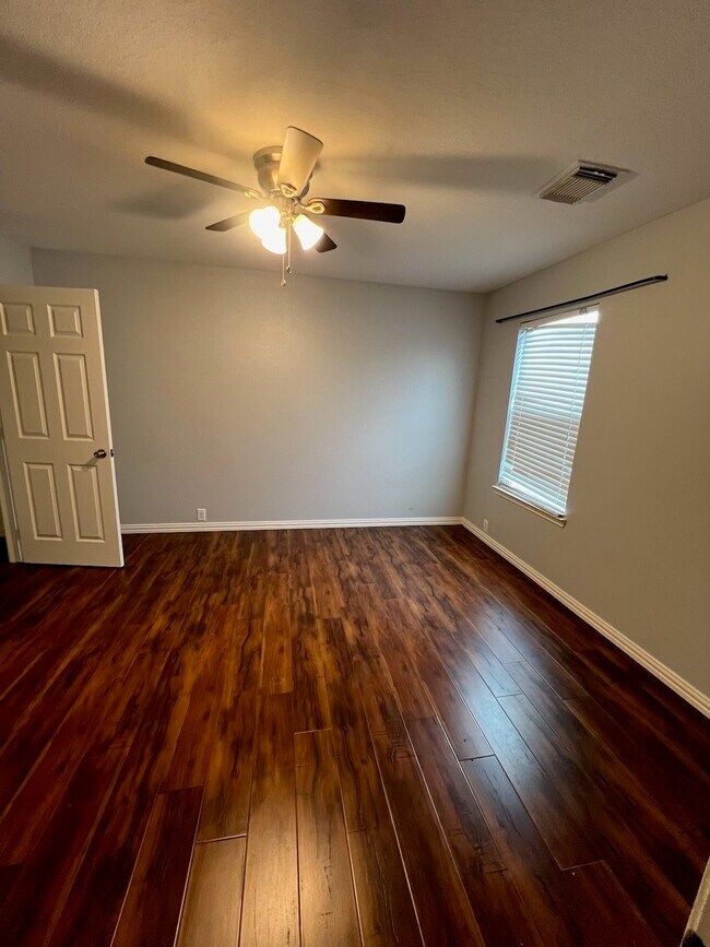 Building Photo - 5702 La Crema