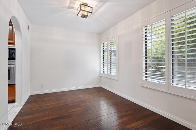 Building Photo - 29723 Strawberry Hill Dr