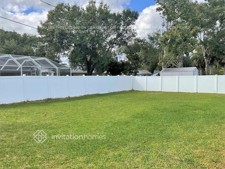 Building Photo - 1720 Umbrella Tree Dr