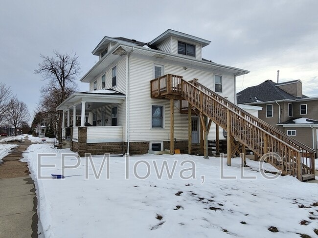 Building Photo - 604 1/2 West Seerley Boulevard