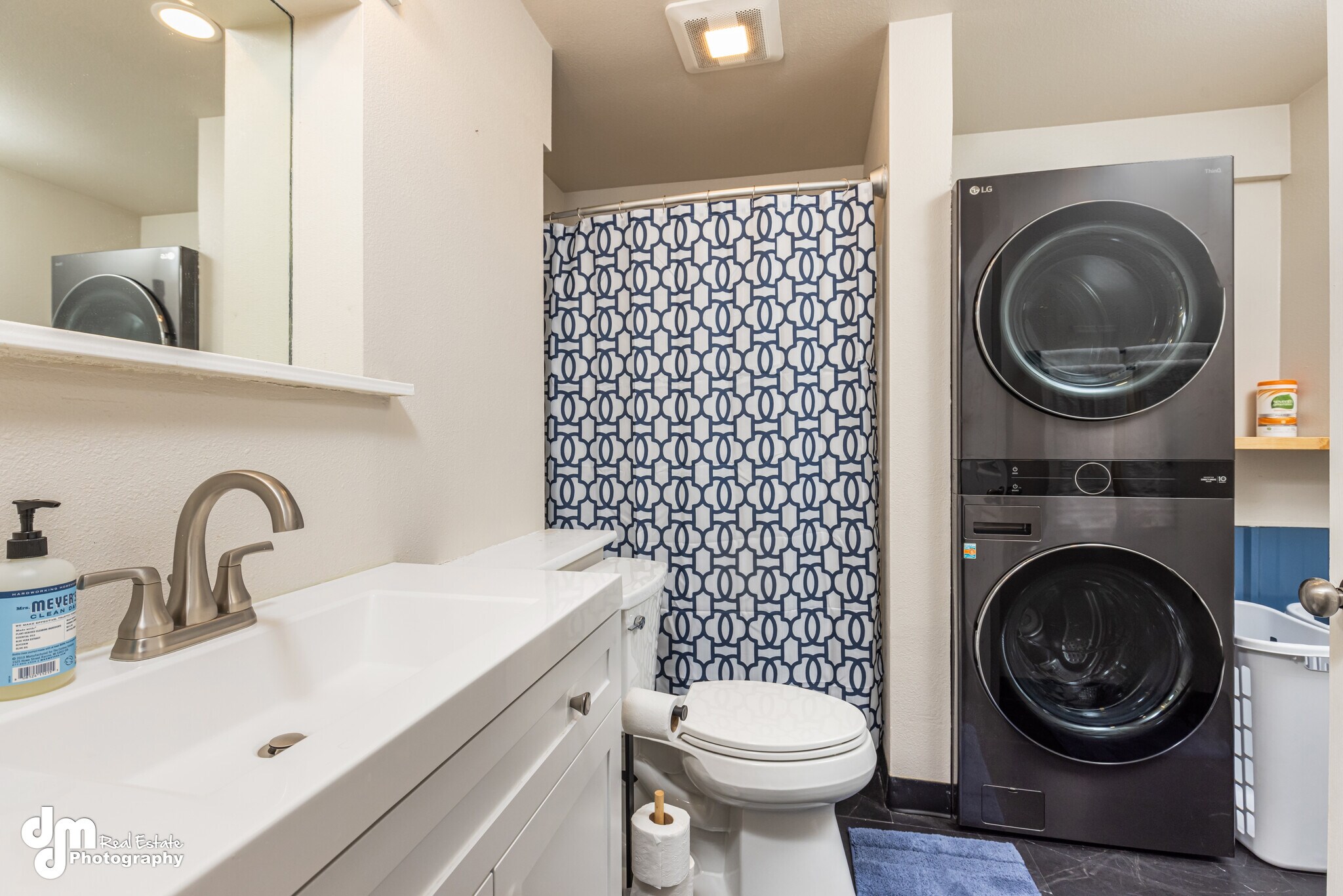 Building Photo - 684 Cedar St