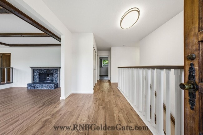 Building Photo - Gorgeous home with spacious yard in Kentfield for rent!