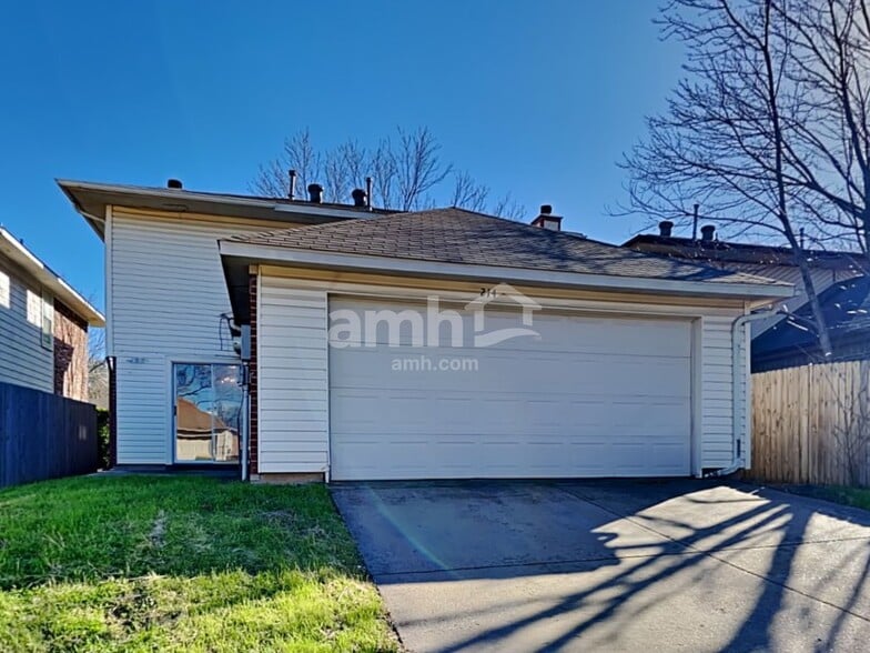 Building Photo - 214 High Pointe Ln